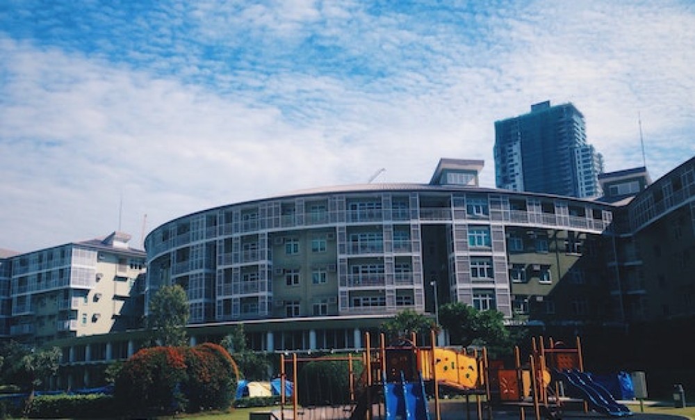 Spielplatz in urbanem Raum